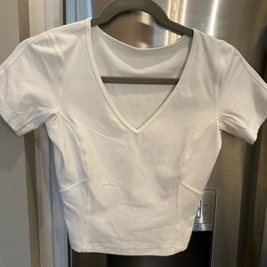 Lululemon sz 4 white cropped top